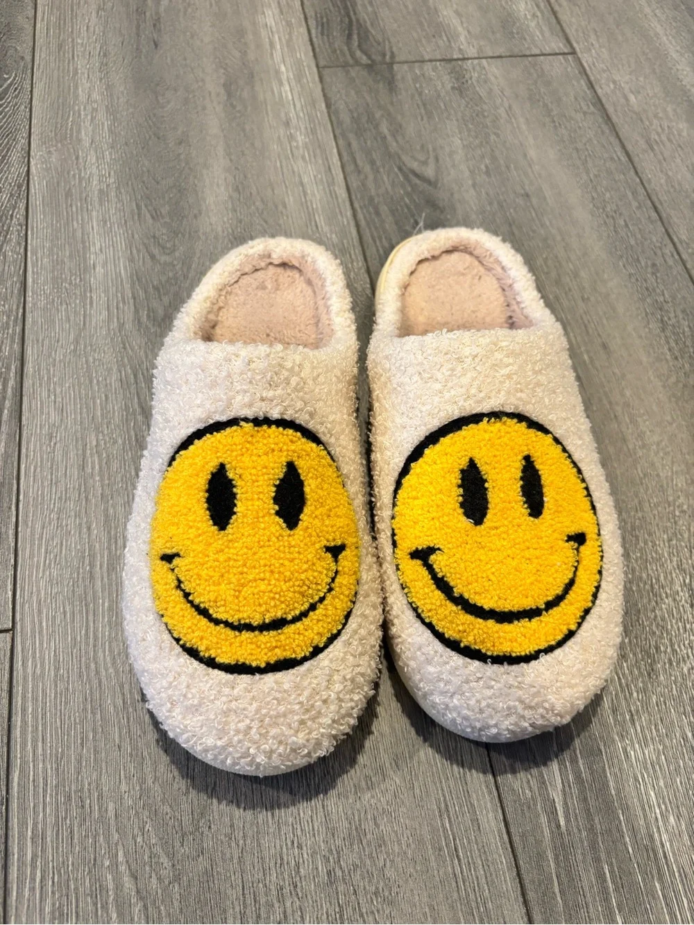 Kids Cozy Cream Smiley Slippers - Yellow Smiley Design